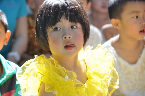 �����е����׶�԰����һ�����ڻ��д(��ͼ)��17��