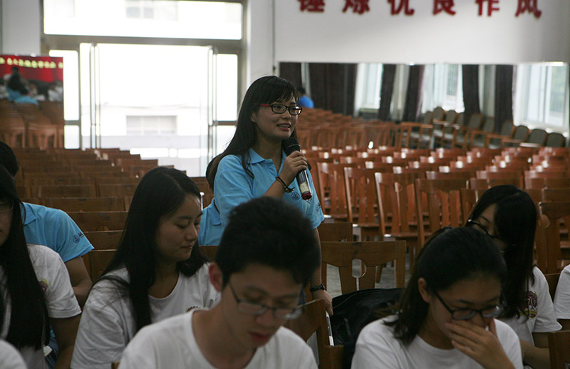 延安大學學生與大家作交流。攝影 李亞濤