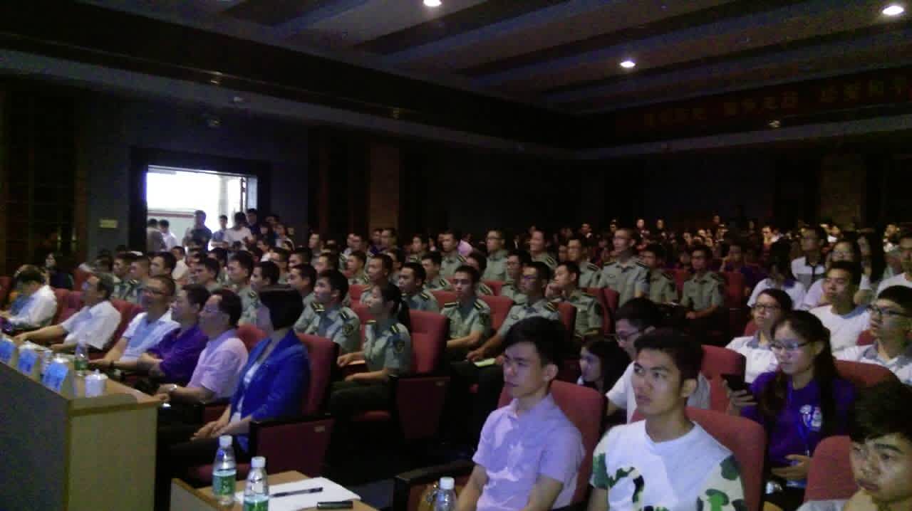 ����ʦ����ѧ��֯��ս�ϱ�����ʦ����������ѧ������300���˹ۿ��ı��������뿹ս�ϱ�������ս����