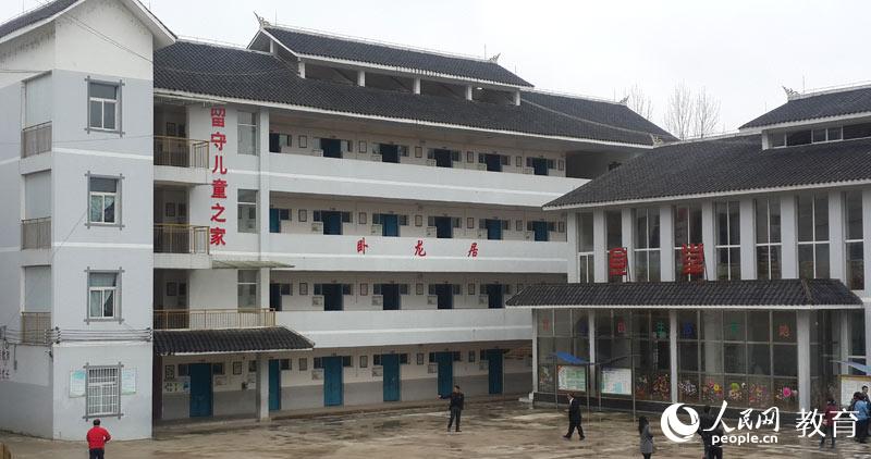 2013年，记者曾走访宣威小学，当时学校只有618人，其中在校寄宿的留守儿童298人。如今，在校生已达到1126人，寄宿生806人。（郝孟佳/摄）