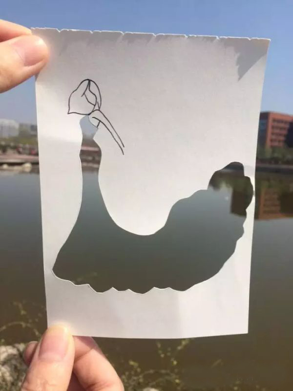 һƬϻɣǳˮӰˮɫȹ䡣
