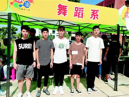 武汉:报考幼教专业的男生增多了