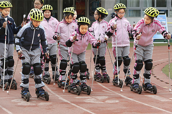 冰雪运动扎根北京中小学校园 激昂少年变身体育健将