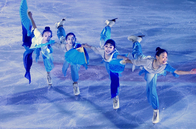 開幕式上的花樣滑冰表演（北京市教委供圖）