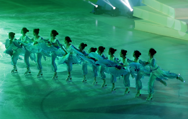 開幕式上的花樣滑冰表演（北京市教委供圖）