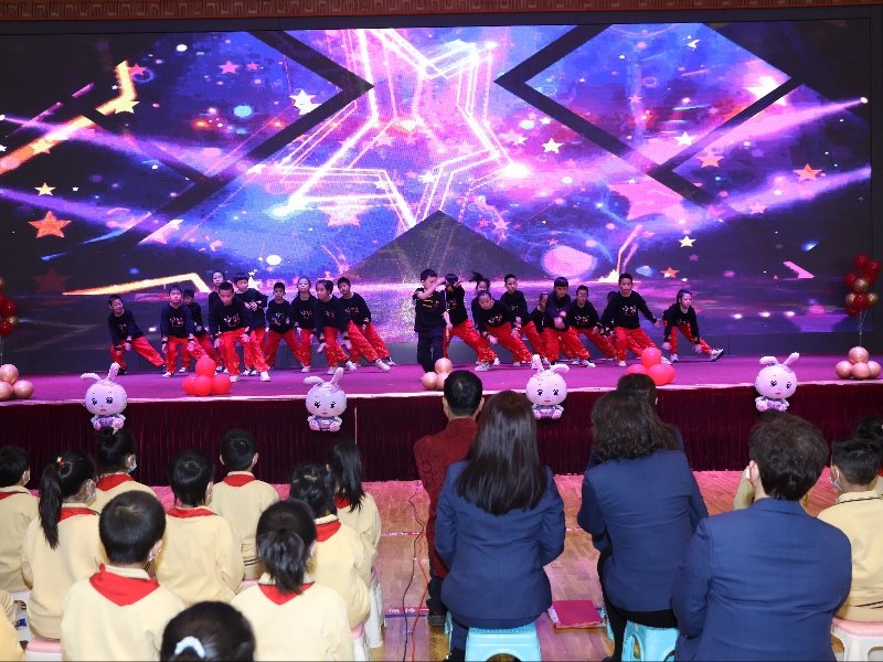 2月13日，北京第二實驗小學大興實驗學校舉行新學期開學典禮。北京市大興區教育融媒體中心供圖