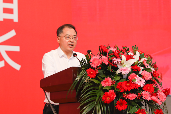 西安工業大學校長趙祥模在2023級新生開學典禮上講話。校方供圖