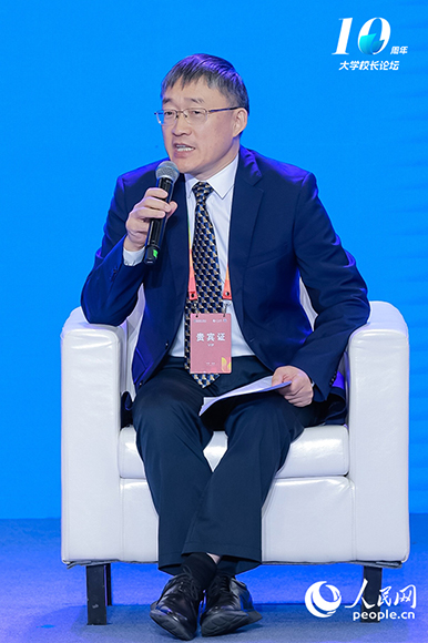 中国音乐学院党委书记王旭东出席圆桌论坛并发言。
