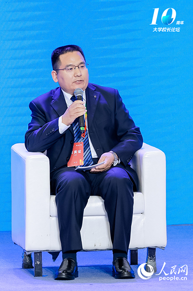 中央民族大学党委副书记、副校长李计勇出席论坛并发言