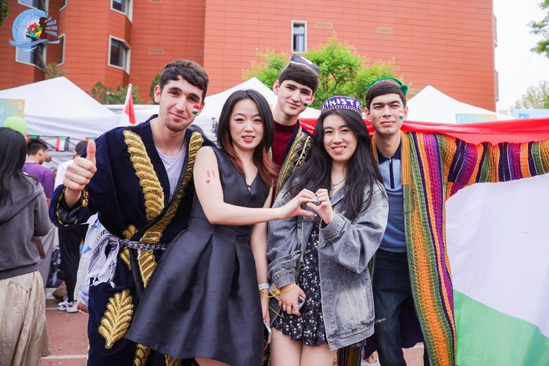 北京語言大學舉行第十九屆世界文化節游園會。校方供圖