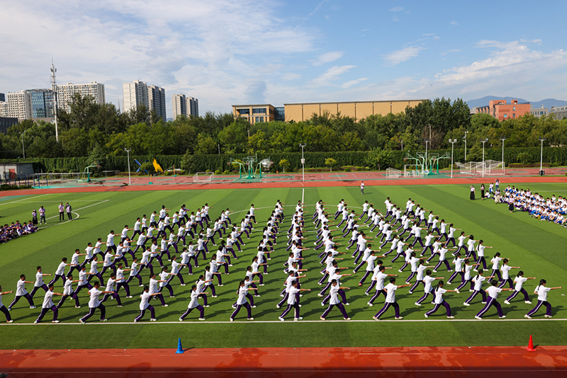 清华附中永丰学校：奥运冠军、英雄航天员开讲“开学第一课”