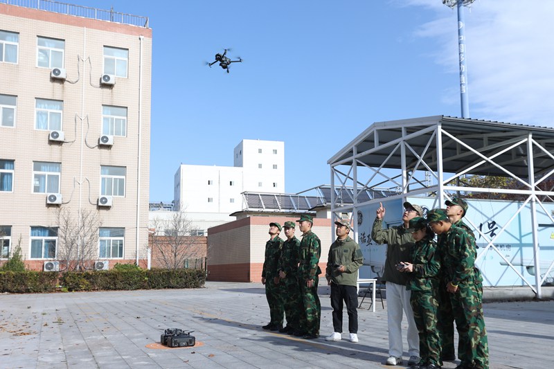 北京市学生国防素养大赛举行。北京市教委供图