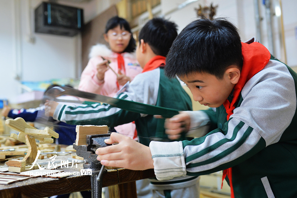 山东青岛：“木匠课堂”学手段