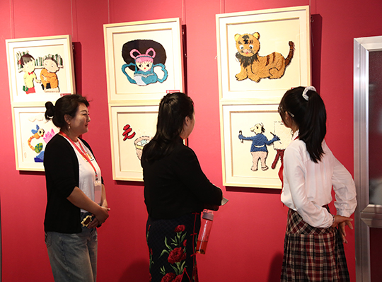 活动上，学校掇绣作品展示。学校供图