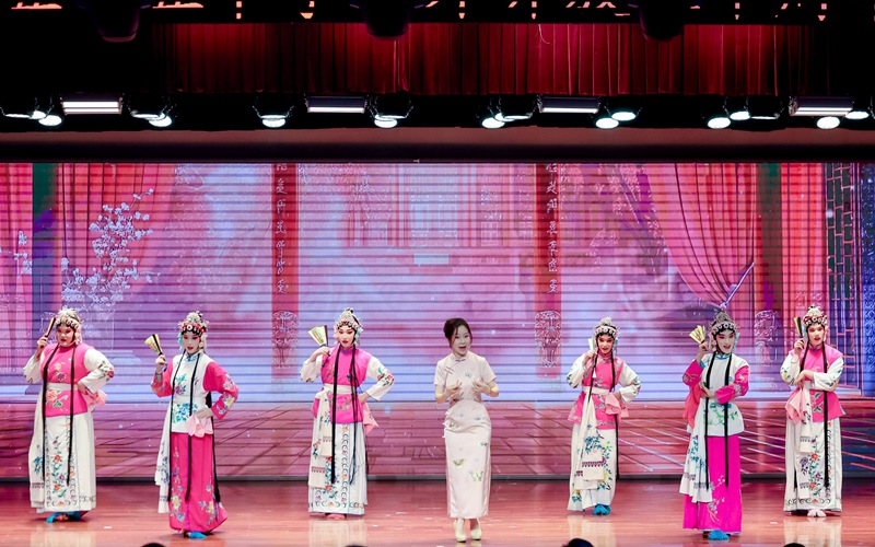 北京市第五十五中学对外开放五十周年活动举办。校方供图