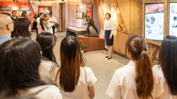 思政课现场。东华大学供图