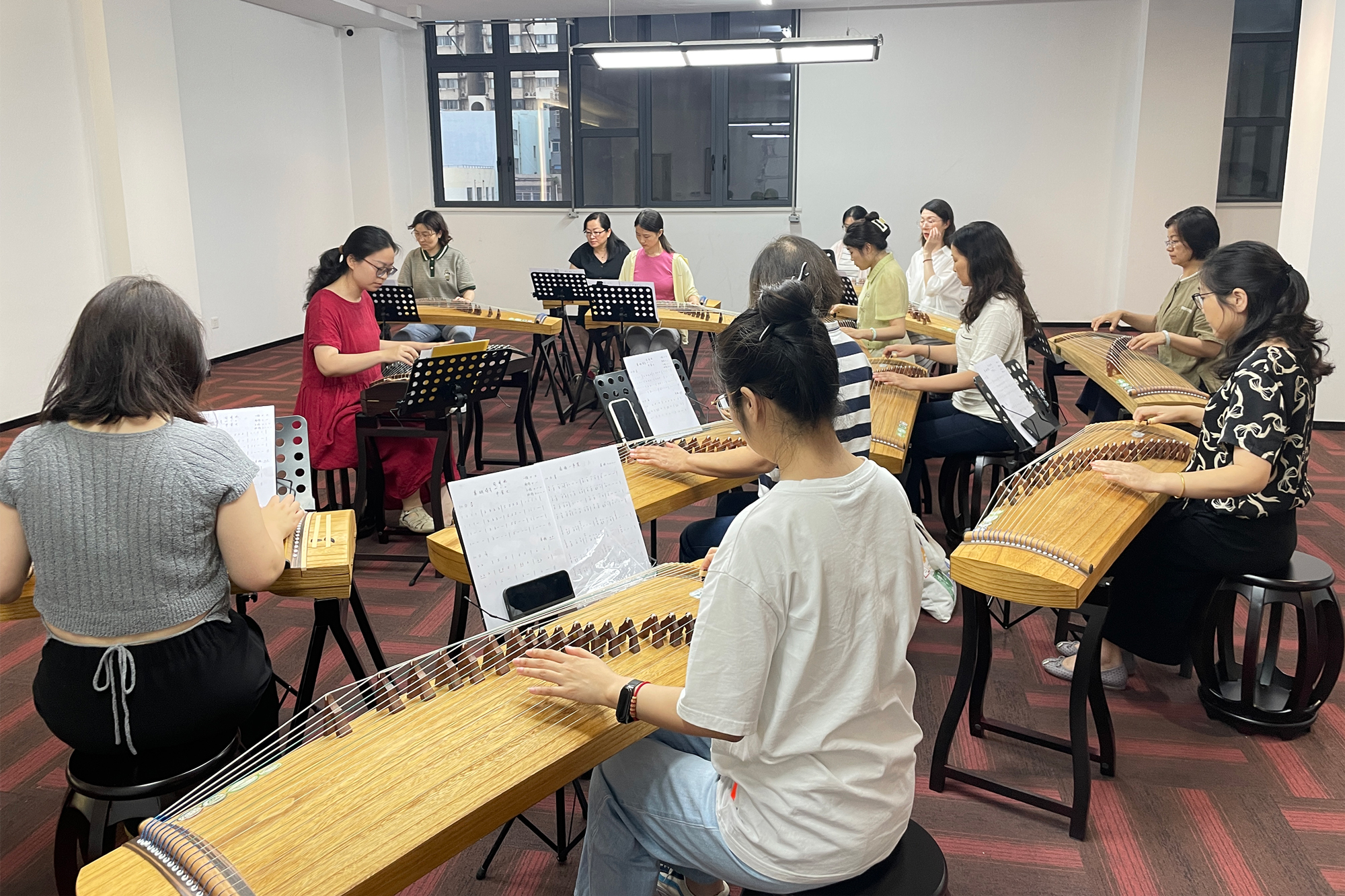 图为职工夜校古筝班。常州市总工会供图