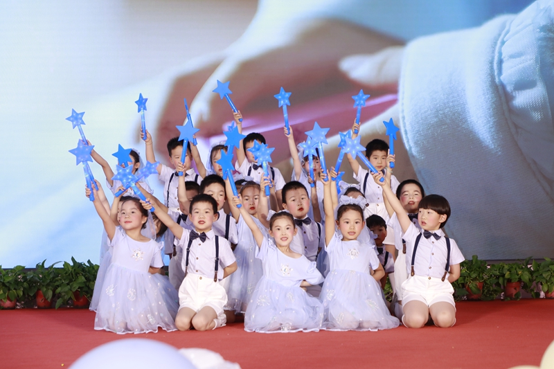 北京大学医学部幼儿园“手拉手、心连心，快乐共成长”主题活动现场。园方供图