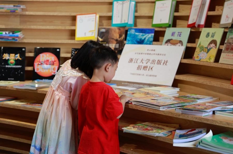 “靈山稚趣：古代繪畫中的錦繡山河與耕織記憶”主題特展舉辦。校方供圖