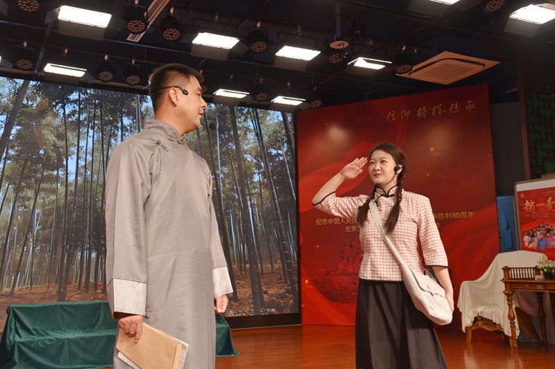 教師劇團為全體師生傾情演繹紅色經典劇目《趙一曼》。校方供圖