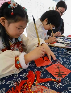 北医附小举办美育成果展 600余件作品亮相