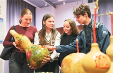 留学生沉浸式感受中国文化