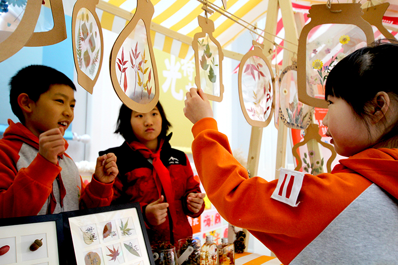 枫丹实验小学的“光点课程市集”。学校供图