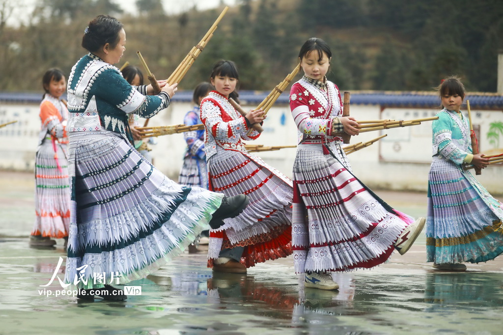 貴州黔西：苗族蘆笙舞進校園【3】