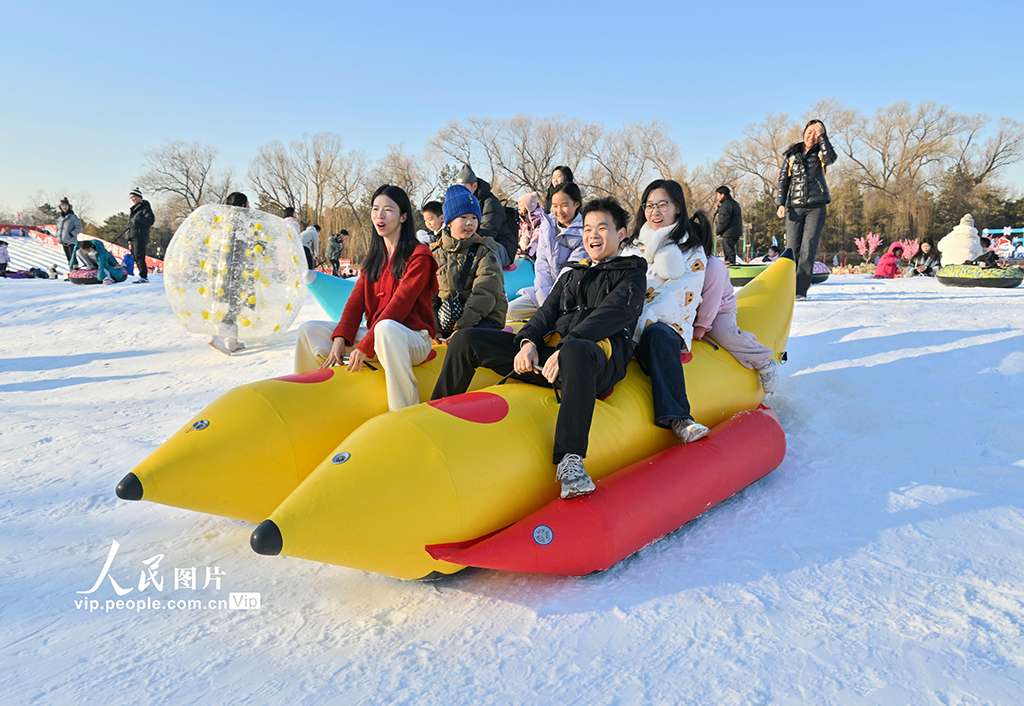 北京：体验冰雪乐趣