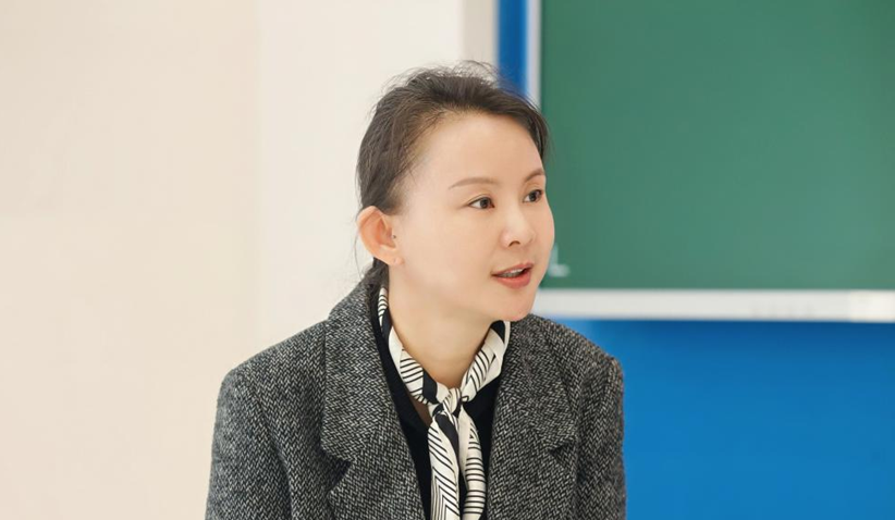 銀川市師資培訓中心副主任李玲