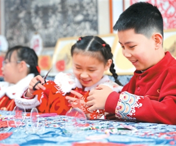 剪紙迎春潤童心