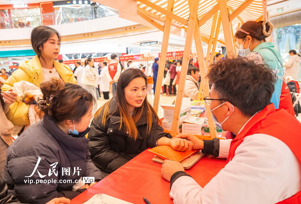 江蘇宿遷：學雷鋒志願服務市集暖人心【6】