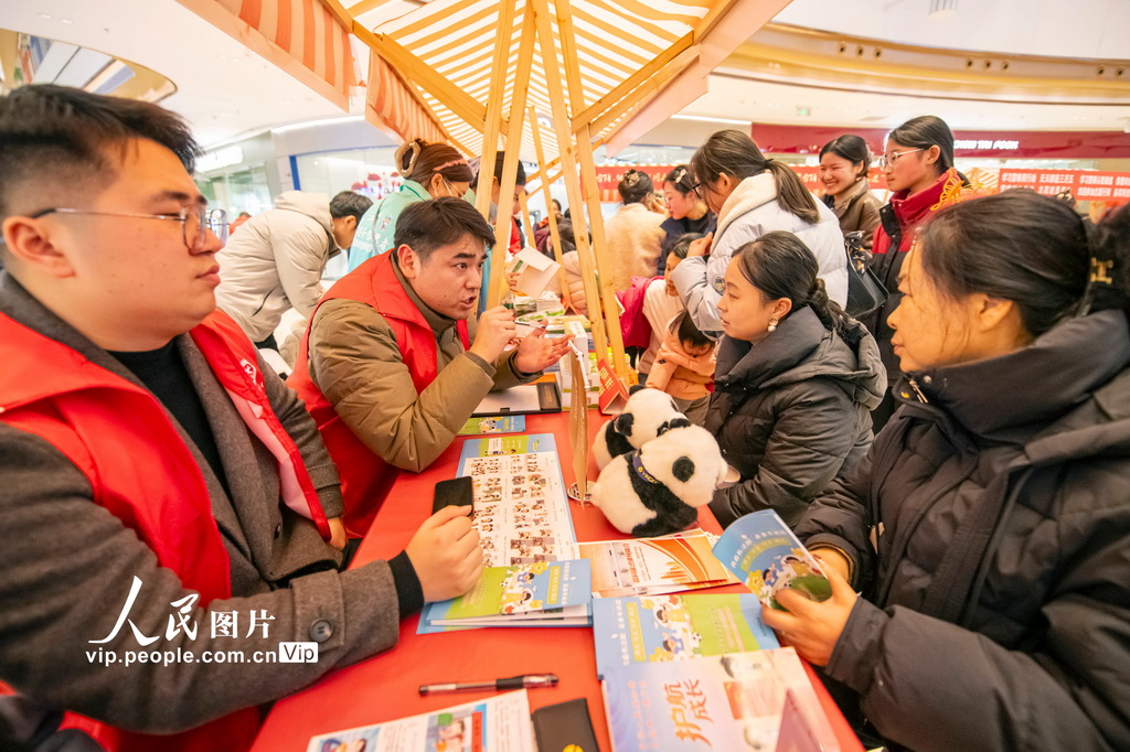 江蘇宿遷：學雷鋒志願服務市集暖人心【8】