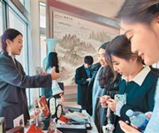 蘇繡為媒，把中國故事講得更近