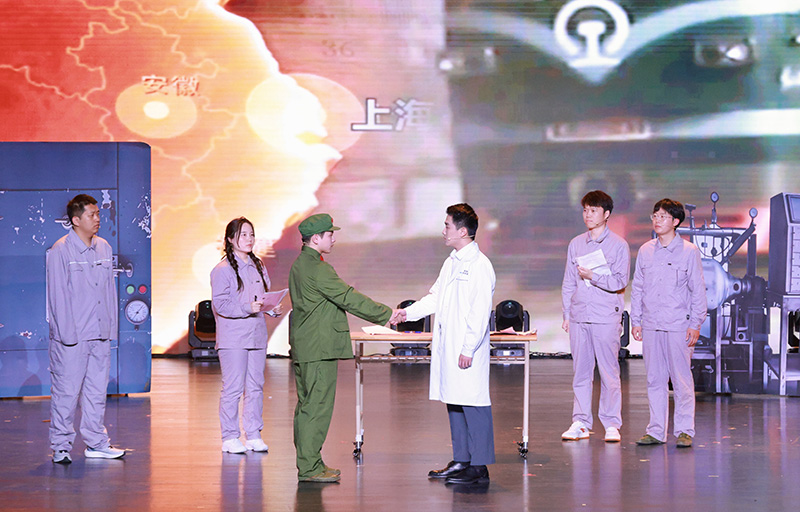上海微系统与信息技术研究所演绎《自助者天助》。学校供图