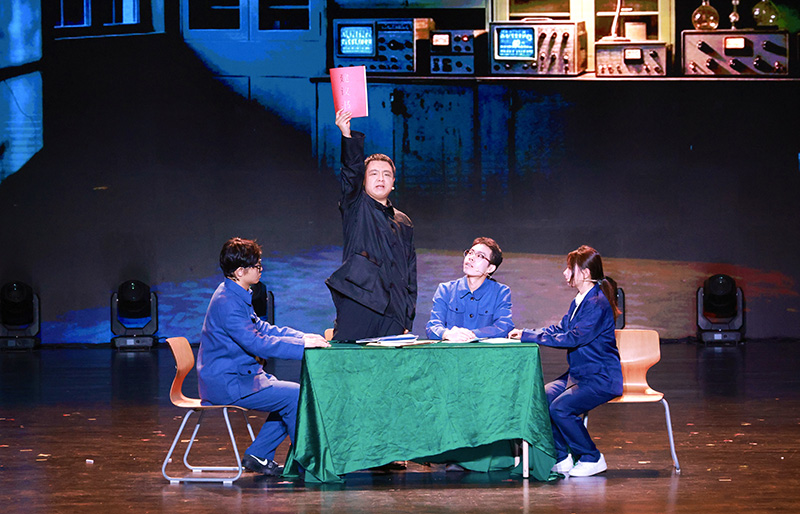 空天信息创新研究院演绎《追梦863》。学校供图