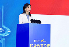 教育部職業教育發展中心副主任黃輝