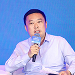     王康    浪潮軟件副總經理在AI極速推動知識生產與整合的當下，教育模式正從以知識傳授為主的傳統教育，向以能力和素質培養為核心的新型教育模式轉變。