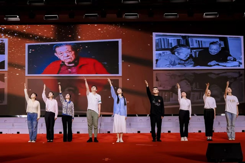 两弹一星精神进校园。校方供图