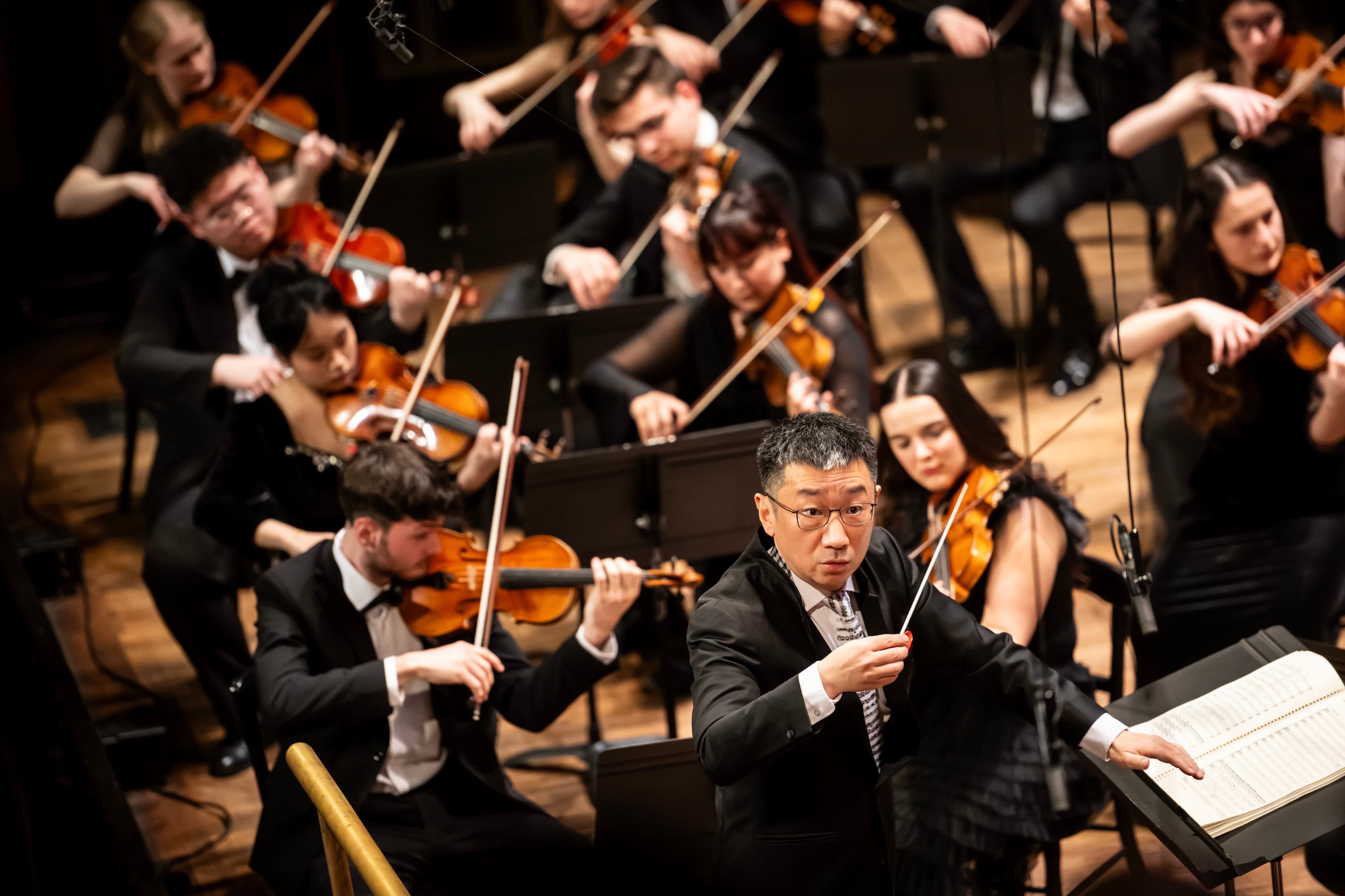 中国音乐学院院长李心草指挥中匈两校联合音乐会
