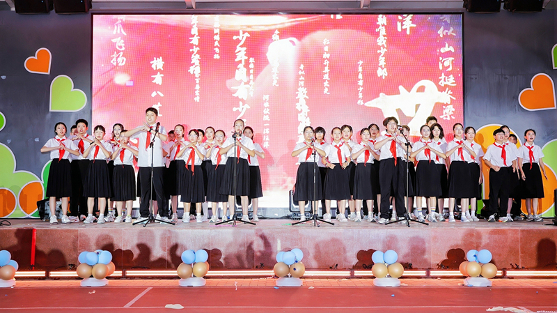 北京市石景山区古城小学“AI+毕业微电影”项目式学习成果展现场。校方供图