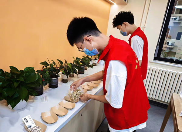 實踐團在養老機構開展養生活動