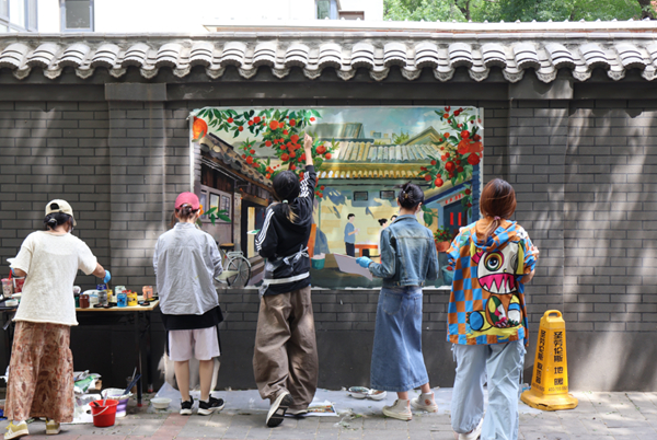 美術學院的學子們用畫筆繪就家國山河,以藝術創作助力基層文化建設