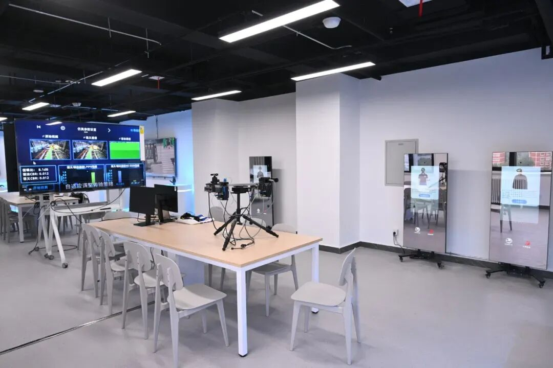 北京郵電大學智慧教室部署數智化實踐實訓平台賦能實踐教學