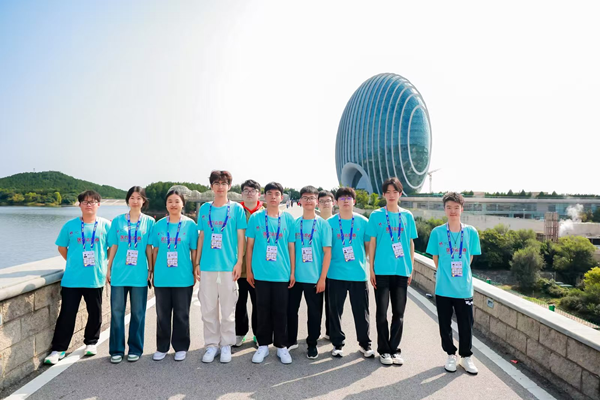 2025年學生參加懷柔長城馬拉鬆暨扎耶德慈善跑