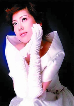 事件美女着性感引发教师调查:抑郁症坠楼--教育好的好内衣波多a事件图片