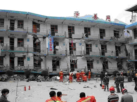 就是在汶川大地震中第一时间组织指挥全校教师救援的北川职业中学教务