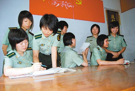 八朵金花齐上研 武警工程学院金牌宿舍(图)