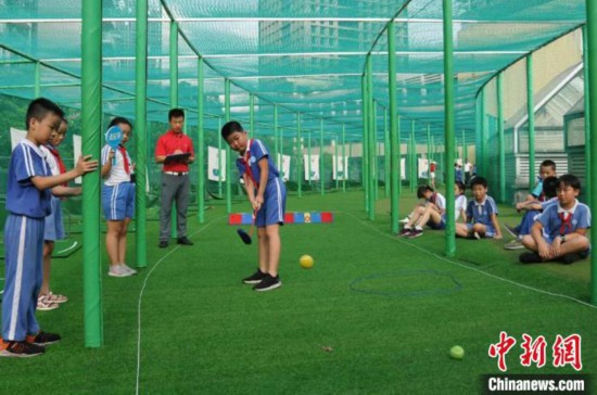 全国首个校园高尔夫文化周将在深圳黄埔学校举办 吴雯 供图 摄