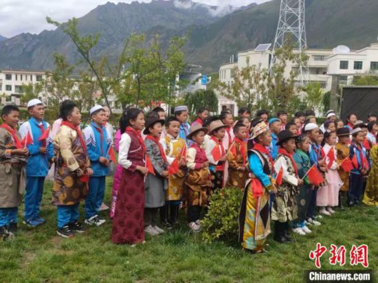 西藏山南：这所小学盛开民族团结之花